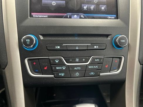 Used 2016 Ford Fusion SE w/ Equipment Group 202A FWD image 13