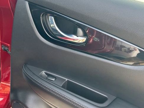 Used 2022 Nissan Rogue Sport SL image 38