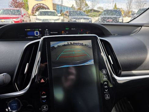 Used 2018 Toyota Prius Prime Premium image 18