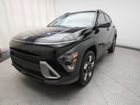 Used 2025 Hyundai Kona SEL AWD/4WD image 12