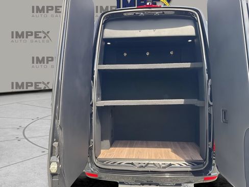 Used 2024 Mercedes-Benz Sprinter 3500 image 33