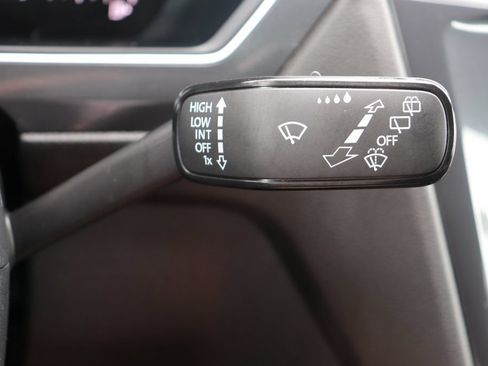 Used 2024 Volkswagen Tiguan SE R-Line FWD image 22