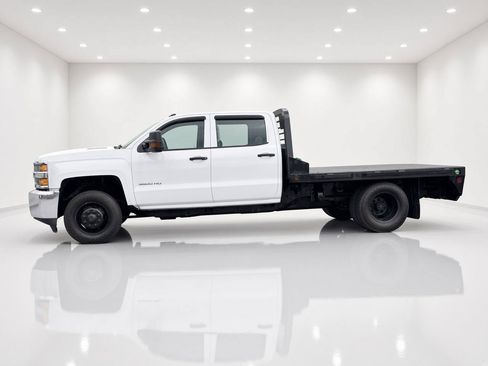 Used 2016 Chevrolet Silverado 3500 W/T w/ WT Convenience Package AWD/4WD image 2