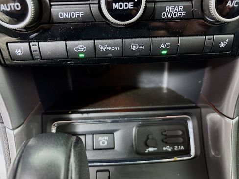 Used 2020 Subaru Ascent Limited w/ Popular Package #3 AWD/4WD image 20