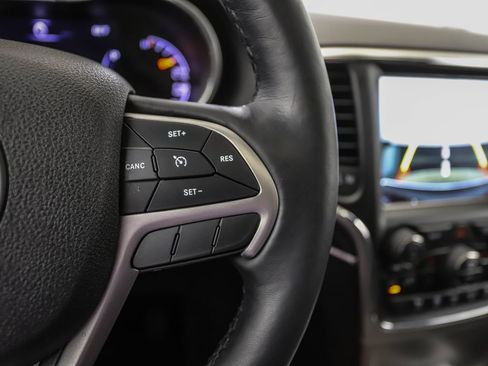 Used 2018 Jeep Grand Cherokee Limited w/ Luxury Group II AWD/4WD image 11