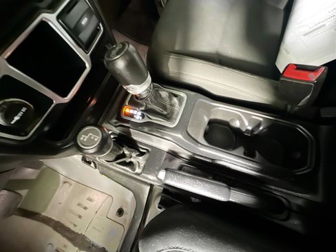 Used 2018 Jeep Wrangler Sport image 24