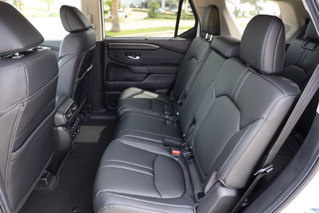 New 2026 Honda Pilot Touring image 13