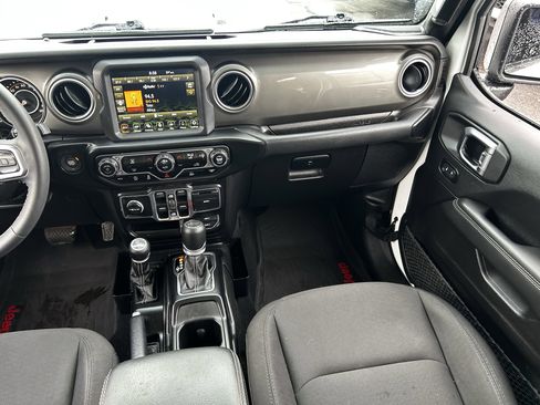 Certified 2023 Jeep Wrangler Sahara w/ LED Lighting Group image 15