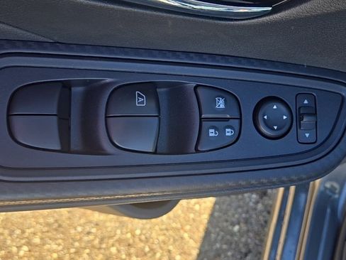 New 2025 Nissan Versa SV image 10