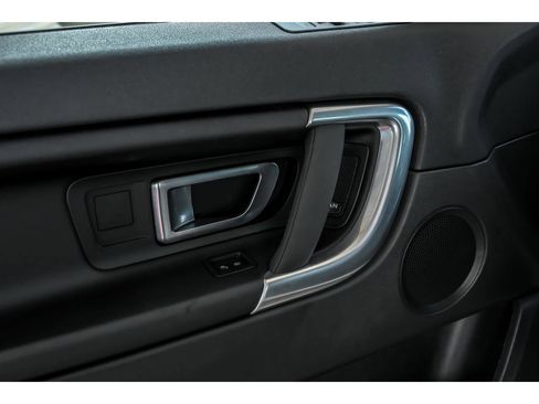Used 2019 Land Rover Discovery Sport SE AWD/4WD image 9