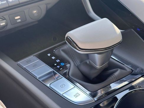 New 2025 Hyundai Elantra SEL image 33