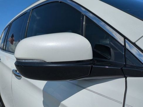 Used 2020 Honda Pilot Touring image 12