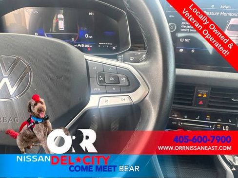 Used 2025 Volkswagen Jetta SE FWD image 18