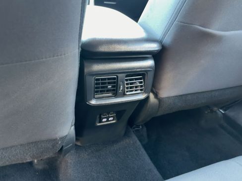 Used 2025 Toyota RAV4 XLE image 21