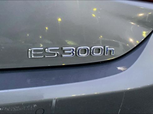 Used 2019 Lexus ES 300h image 9
