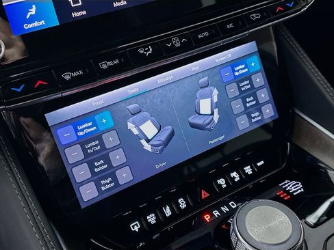 Used 2023 Jeep Grand Wagoneer Base image 39