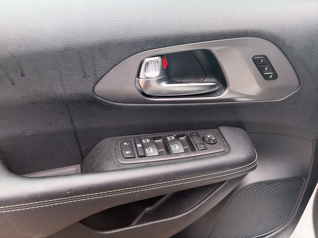 Used 2025 Chrysler Pacifica Select FWD image 18