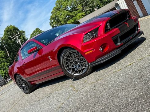 Used 2014 Ford Mustang Shelby GT500 w/ Equipment Group 821A RWD image 25