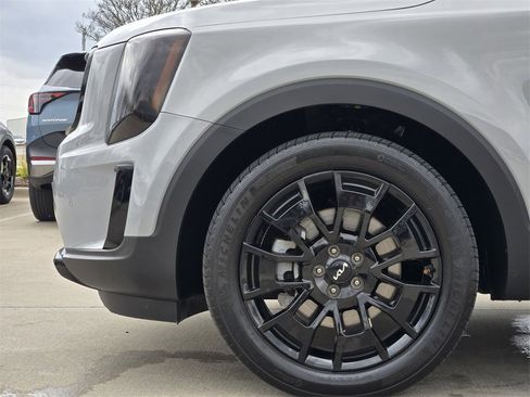 Certified 2022 Kia Telluride SX w/ SX Prestige Package image 14