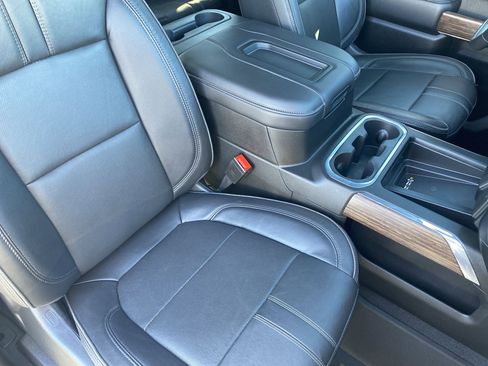 Used 2021 Chevrolet Silverado 1500 High Country w/ Technology Package image 33