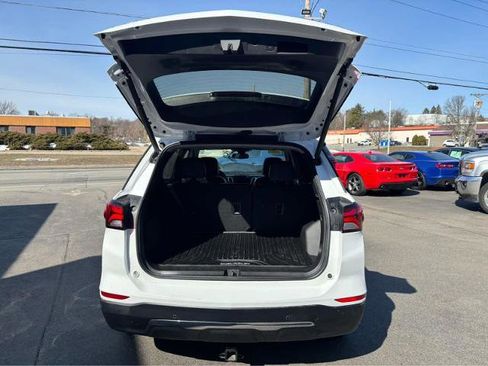 Used 2024 Chevrolet Equinox Premier AWD/4WD image 8