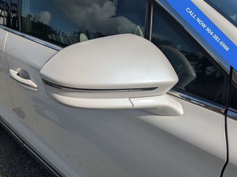 Used 2019 Lincoln MKC Reserve w/ MKC Climate Package FWD image 12