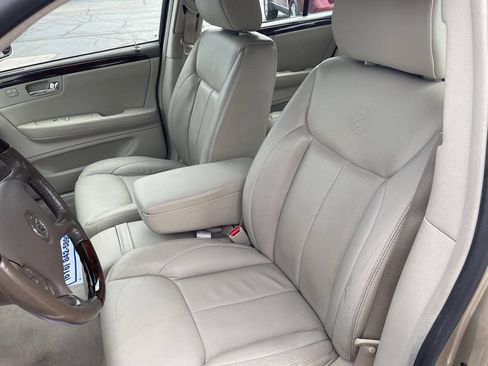 Used 2006 Cadillac DTS FWD image 3