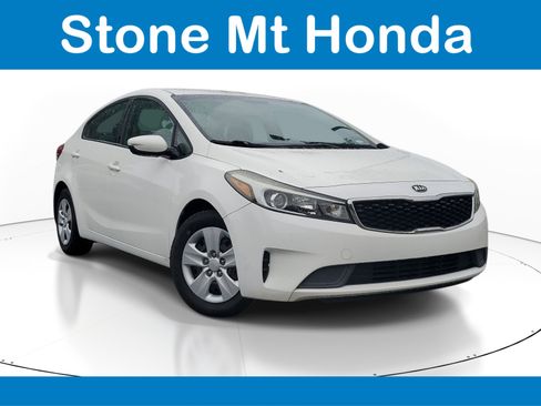 Used 2017 Kia Forte LX FWD image 1