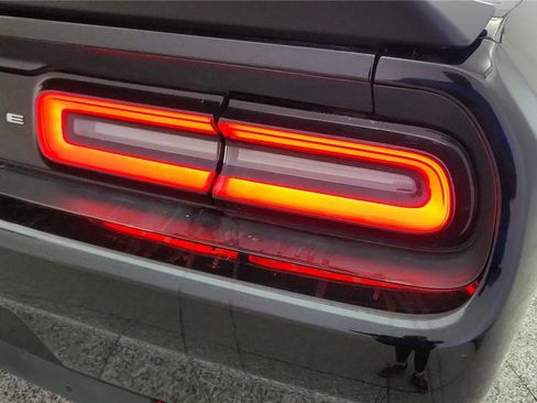 Used 2016 Dodge Challenger R/T RWD image 15