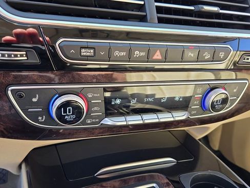 Used 2017 Audi Q7 3.0T Prestige image 26