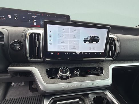 Certified 2025 Ford Expedition Tremor AWD/4WD image 30