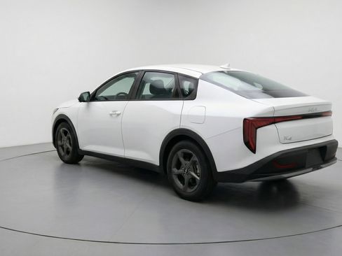 Used 2025 Kia K4 FWD image 6