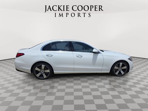 Used 2025 Mercedes-Benz C 300 4MATIC Sedan image 4