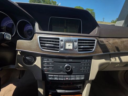 Used 2016 Mercedes-Benz E 350 Sedan image 19