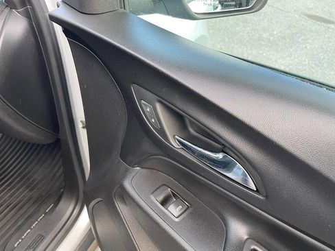 Used 2019 Chevrolet Equinox LT image 37