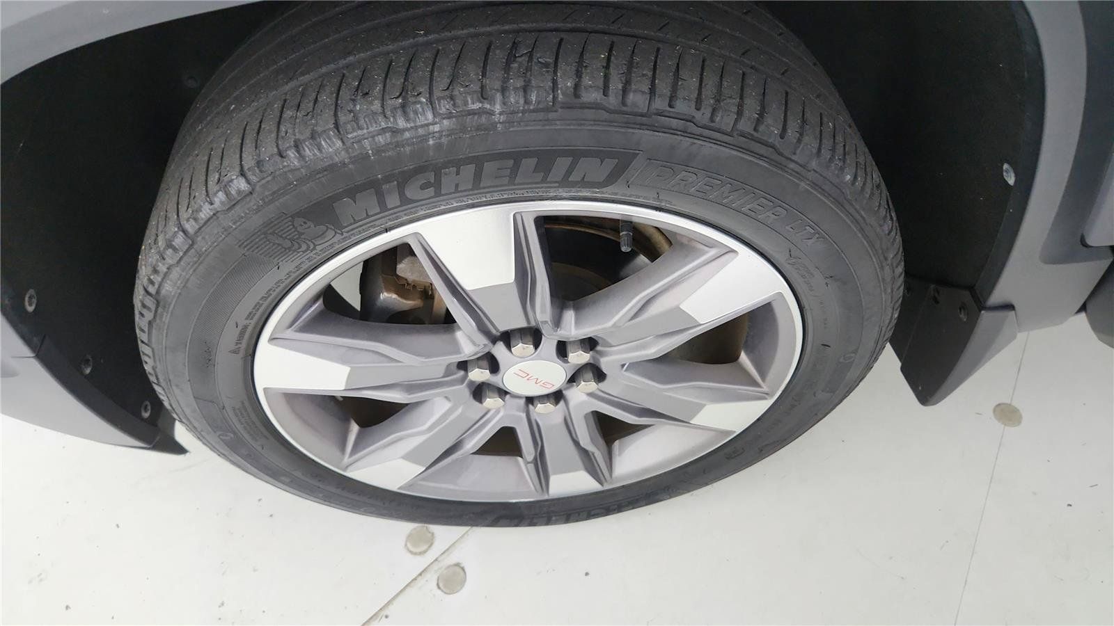 Used 2019 GMC Acadia SLT AWD/4WD image 40