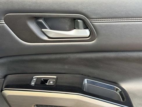 Used 2024 Nissan Pathfinder Platinum FWD image 20