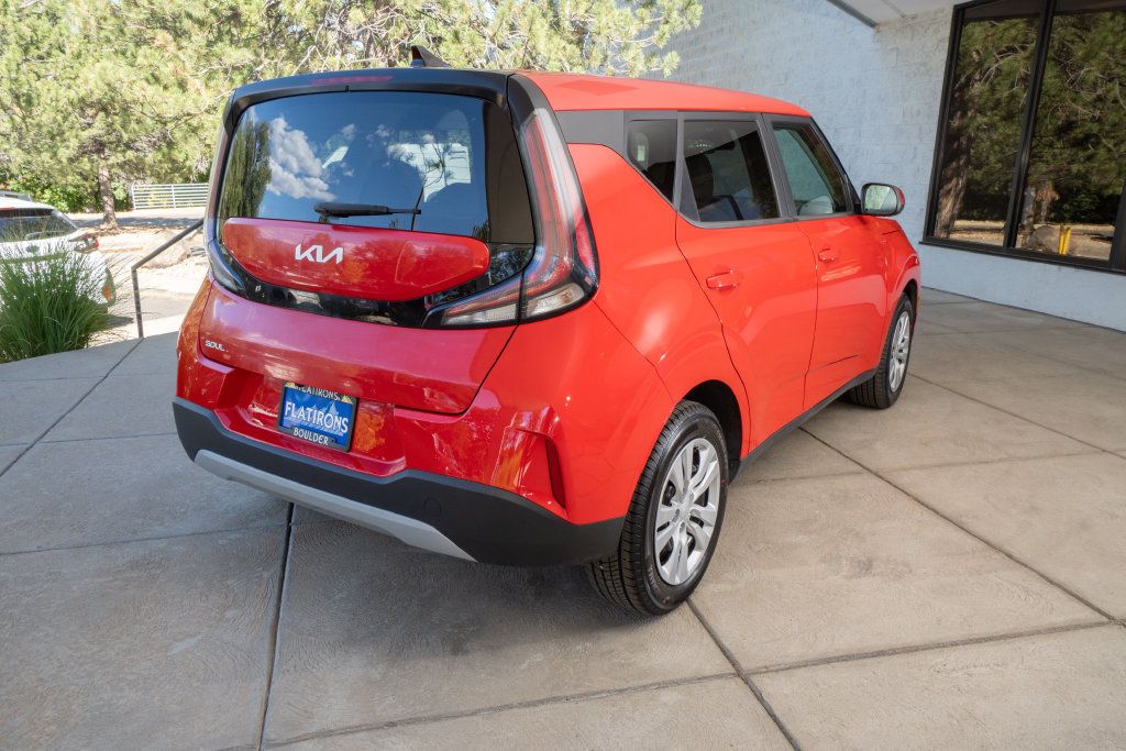 Used 2023 Kia Soul LX FWD image 6