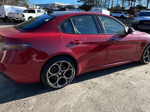 Used 2025 Alfa Romeo Giulia AWD w/ Veloce Package AWD image 8