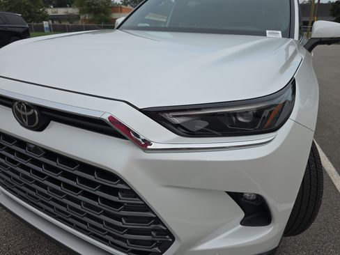 Used 2026 Toyota Grand Highlander AWD Hybrid image 32