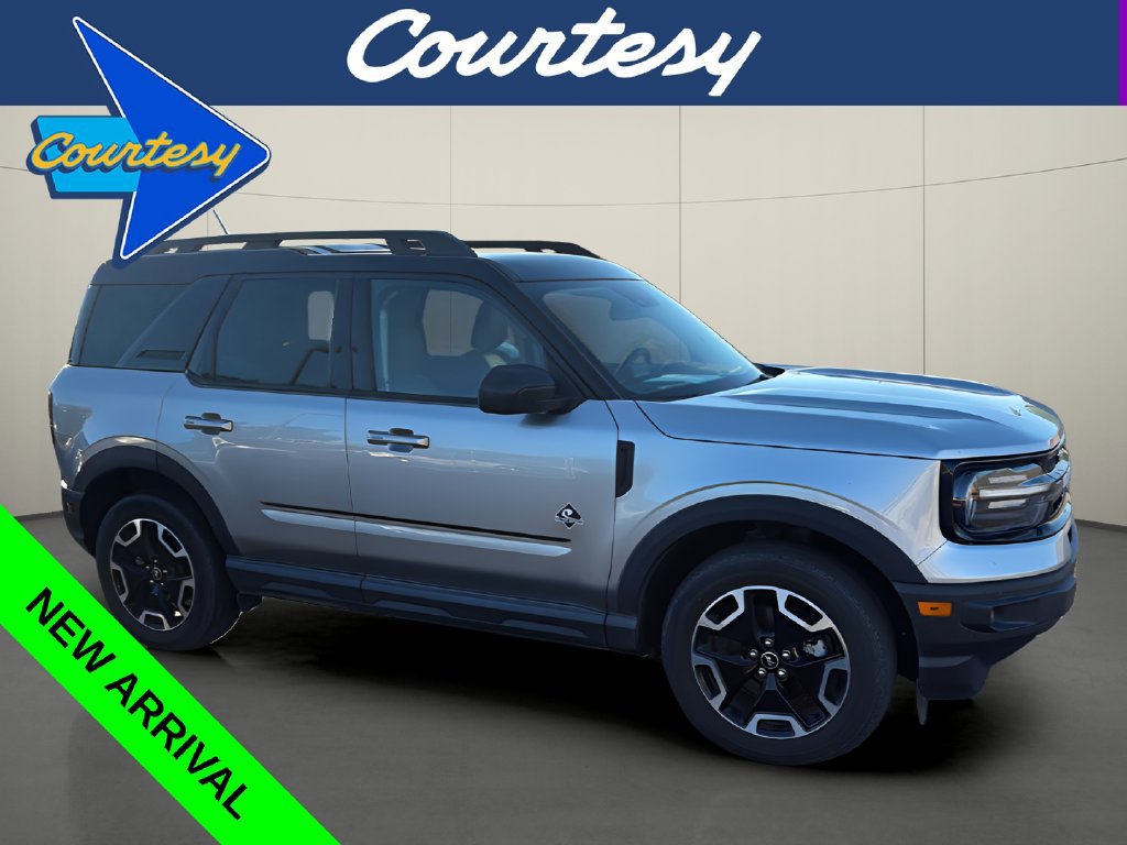 Used 2023 Ford Bronco Sport Outer Banks w/ Tech Package AWD/4WD image 1