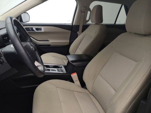 Used 2022 Ford Explorer XLT image 17