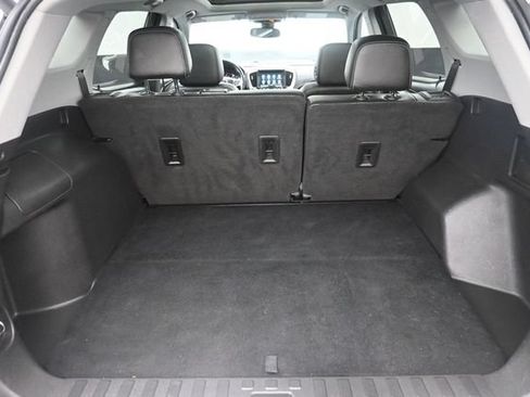 Used 2022 GMC Terrain SLT w/ Infotainment Package II FWD image 34