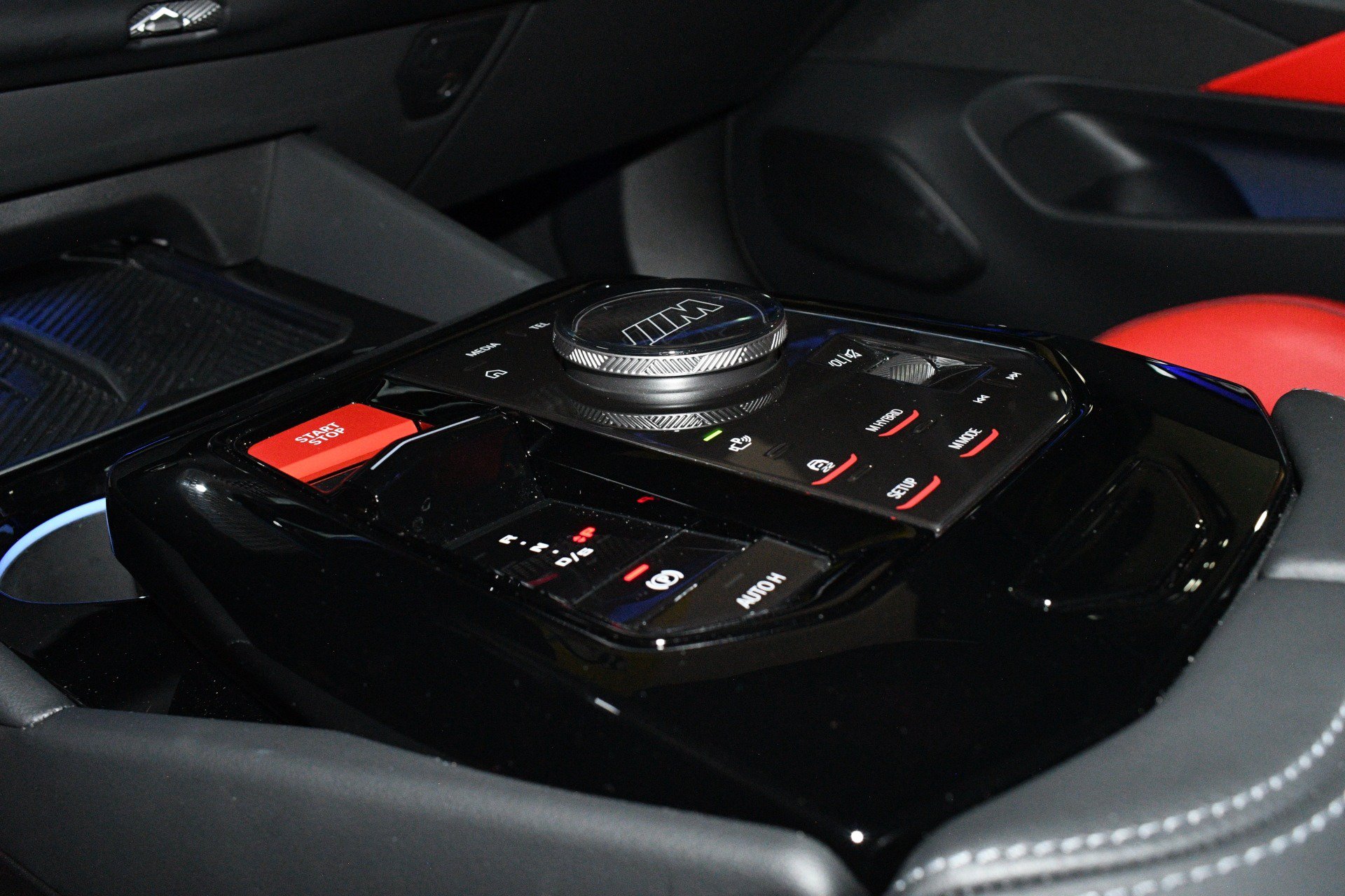 Used 2025 BMW M5 w/ Carbon Package AWD/4WD image 39