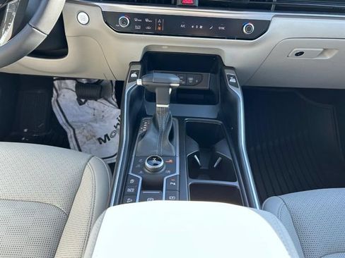 New 2025 Kia Sorento S w/ Panoramic Sunroof Package AWD/4WD image 16