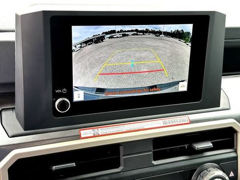 Certified 2025 Toyota Tacoma SR5 AWD/4WD image 15