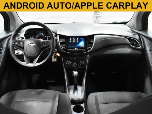 Used 2017 Chevrolet Trax LT w/ Sun & Sound Package FWD image 2