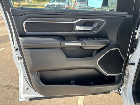 Used 2024 RAM 1500 Laramie AWD/4WD image 15