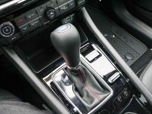 New 2026 Jeep Compass Trailhawk image 22