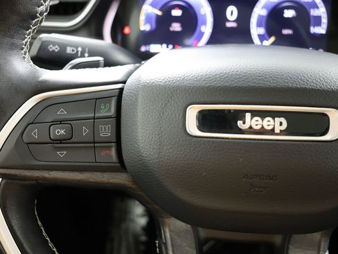 Used 2022 Jeep Grand Cherokee L Limited AWD/4WD image 30